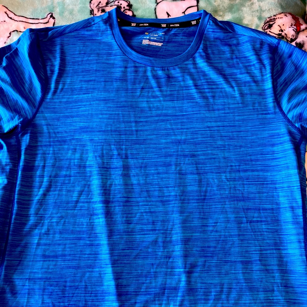 Men’s sweat wicking tee